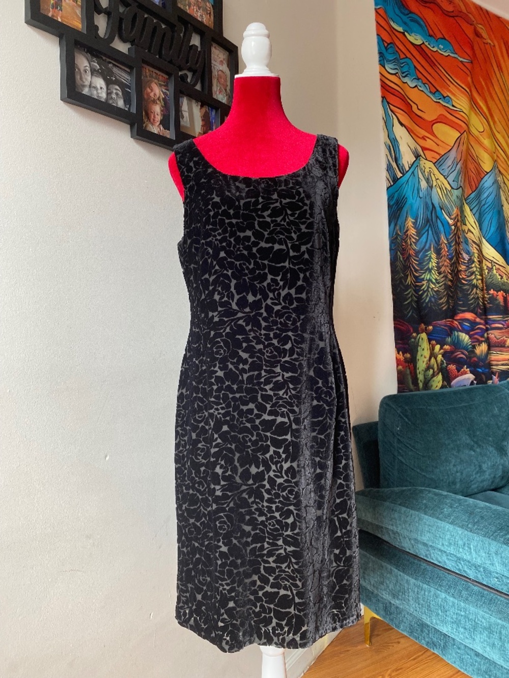 vintage Jones Wear sleeveless black velvet burnout dress